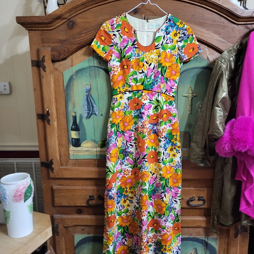 Vintage Ruth Chagnon Floral Maxi Dress with Short Sleeves